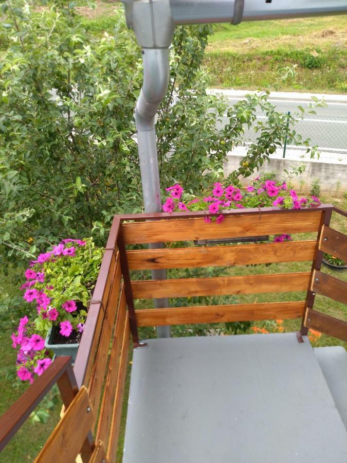 Apartman Nina Licko Petrovo Selo Exterior foto